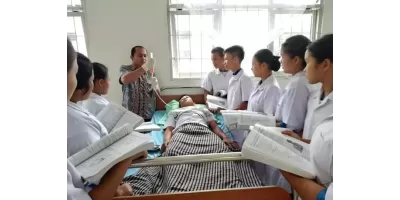 Kegiatan Konsentrasi Keahlian Layanan Penunjang Keperawatan dan Caregiving